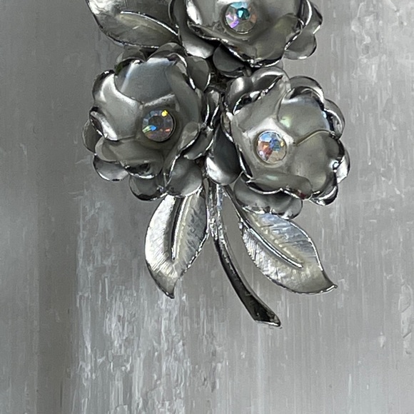 CORO pin VINTAGE floral BROOCH silver + rhinestone FEMININE stylish TIMELESS - Picture 6 of 13